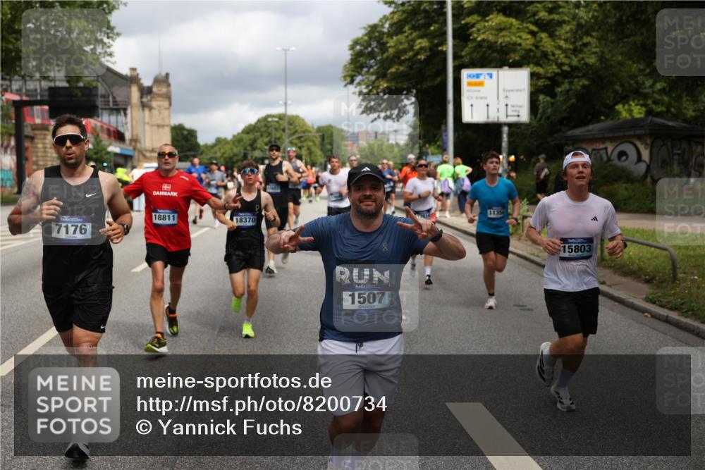 29.06.2025 - hella hamburg halbmarathon Yannick Fuchs http://msf.ph/oto/8200734 29.06.2025 10:44:42 20KM 1119, 1399, 1461, 1466, 1507, 1630, 1750, 1817, 2207, 3654, 4127, 4346, 5115, 6027, 6662, 6712, 6795, 7052, 7176, 7397, 7583, 7930, 7932, 8117, 8572, 8657, 8704, 8819, 9057, 10371, 11356, 11455, 11607, 12624, 13008, 13609, 13687, 13701, 13875, 14034, 14257, 14626, 15362, 15395, 15803, 15950, 16716, 16806, 17179, 17221, 17247, 17384, 18006, 18066, 18370, 18394, 18489, 18657, 18658, 18811 meine-sportfotos.de
