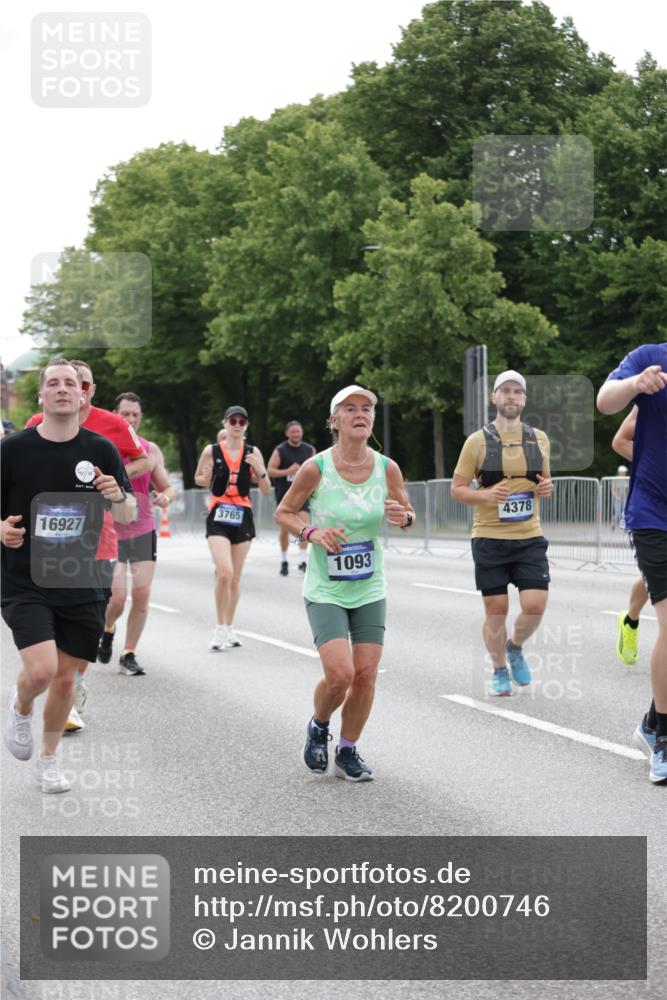 29.06.2025 - hella hamburg halbmarathon Jannik Wohlers http://msf.ph/oto/8200746 29.06.2025 10:25:20 Lombardsbrücke 1093, 1305, 1479, 1481, 3343, 3765, 4378, 4797, 5028, 6663, 8881, 9811, 10104, 11596, 11699, 12074, 12505, 12838, 13653, 14223, 14936, 15283, 16289, 16354, 16381, 16927 meine-sportfotos.de