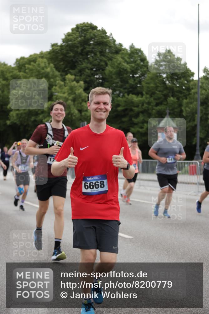 29.06.2025 - hella hamburg halbmarathon Jannik Wohlers http://msf.ph/oto/8200779 29.06.2025 11:15:35 Lombardsbrücke 3168, 3197, 3198, 3452, 3903, 3904, 4125, 4686, 5468, 5478, 5711, 5779, 6129, 6385, 6668, 6811, 7756, 7923, 8208, 8500, 9189, 9190, 10439, 10440, 10720, 10721, 11130, 11850, 11901, 12030, 12866, 12920, 12955, 13238, 13239, 13263, 13831, 14645, 15295, 15492, 16835, 17887, 18360, 18363 meine-sportfotos.de