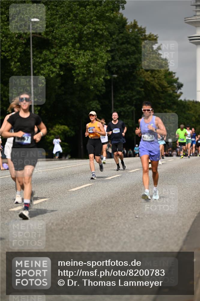 29.06.2025 - hella hamburg halbmarathon Dr. Thomas Lammeyer http://msf.ph/oto/8200783 29.06.2025 10:11:42 Kennedybrücke 1893, 1993, 2136, 3929, 4262, 5242, 5899, 5926, 6196, 6517, 6518, 6707, 6713, 6715, 6833, 7503, 7760, 8585, 9967, 10283, 10700 meine-sportfotos.de