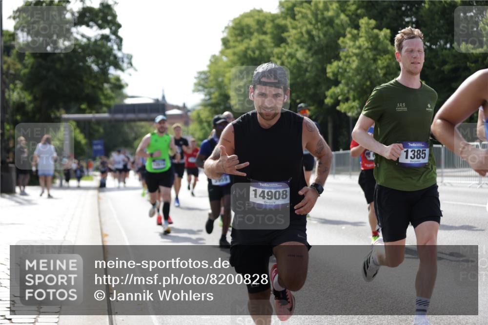 29.06.2025 - hella hamburg halbmarathon Jannik Wohlers http://msf.ph/oto/8200828 29.06.2025 09:47:44 Lombardsbrücke 1385, 1562, 1743, 2714, 2767, 3959, 4602, 4860, 5091, 5315, 6684, 6829, 6990, 8362, 8933, 9178, 10384, 10900, 11202, 11227, 11620, 11745, 11929, 12290, 12514, 12865, 13595, 13854, 14387, 14875, 14908, 14934, 15015, 15261, 15415, 15701, 16119, 16158, 17024, 17217, 18103, 18573, 18584, 18679, 18841 meine-sportfotos.de