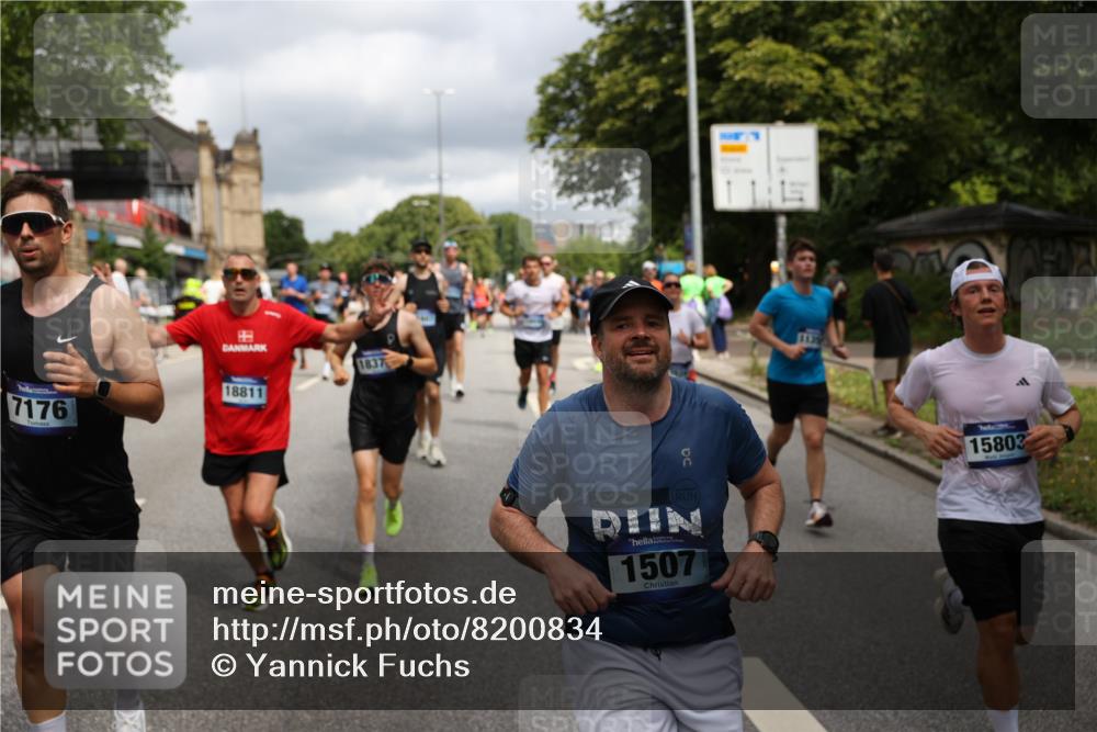 29.06.2025 - hella hamburg halbmarathon Yannick Fuchs http://msf.ph/oto/8200834 29.06.2025 10:44:43 20KM 1119, 1399, 1461, 1466, 1507, 1630, 1750, 1817, 2207, 3654, 4077, 4127, 4346, 5115, 6027, 6662, 6712, 6795, 7052, 7176, 7397, 7583, 7930, 7932, 8117, 8572, 8704, 8819, 9057, 10371, 11356, 11455, 11607, 12624, 13008, 13609, 13687, 13701, 13875, 14034, 14257, 14626, 15362, 15395, 15803, 15950, 16716, 16806, 17179, 17221, 17247, 17384, 18006, 18066, 18370, 18394, 18489, 18657, 18658, 18811 meine-sportfotos.de