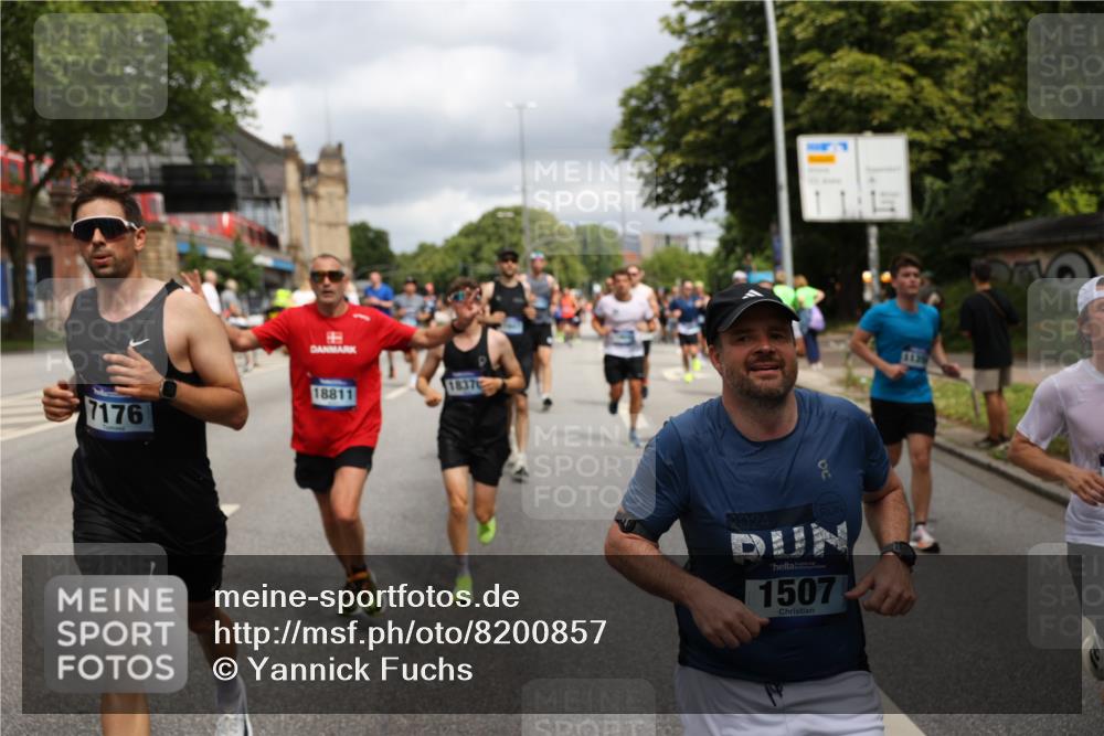 29.06.2025 - hella hamburg halbmarathon Yannick Fuchs http://msf.ph/oto/8200857 29.06.2025 10:44:43 20KM 1119, 1399, 1461, 1466, 1507, 1630, 1750, 1817, 2207, 3654, 4077, 4127, 4346, 5115, 6027, 6662, 6712, 6795, 7052, 7176, 7397, 7583, 7930, 7932, 8117, 8572, 8704, 8819, 9057, 10371, 11356, 11455, 11607, 12624, 13008, 13609, 13687, 13701, 13875, 14034, 14257, 14626, 15362, 15395, 15803, 15950, 16716, 16806, 17179, 17221, 17247, 17384, 18006, 18066, 18370, 18394, 18489, 18657, 18658, 18811 meine-sportfotos.de