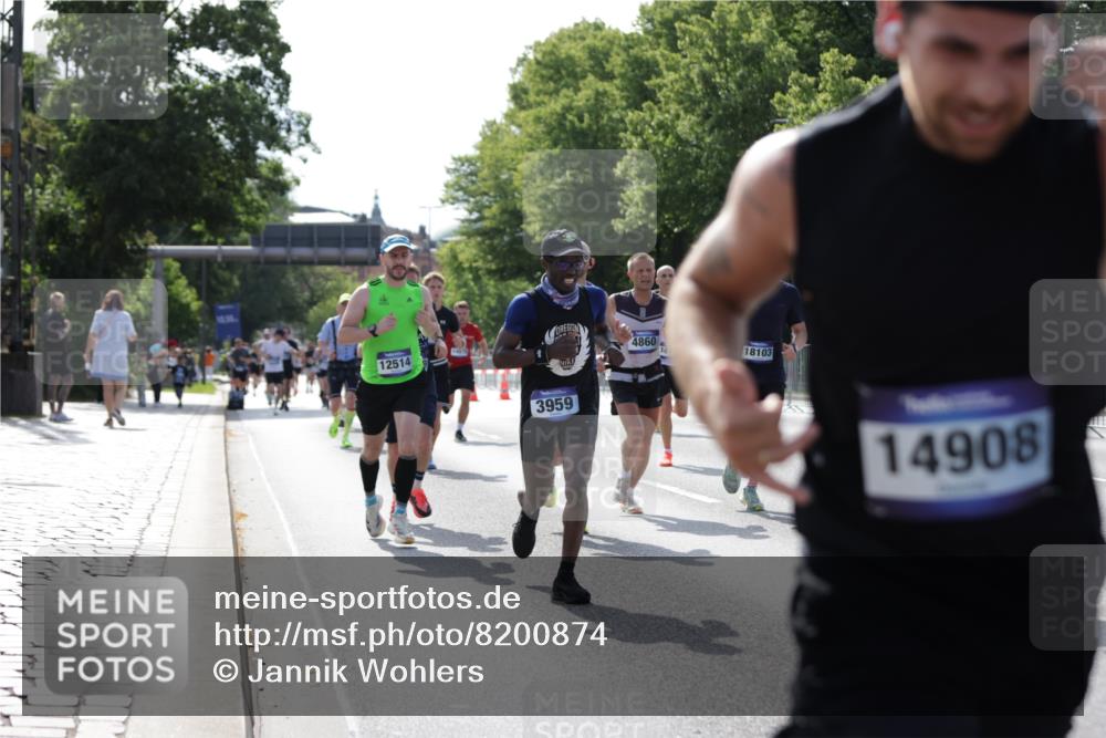 29.06.2025 - hella hamburg halbmarathon Jannik Wohlers http://msf.ph/oto/8200874 29.06.2025 09:47:45 Lombardsbrücke 1385, 1562, 1743, 2714, 2767, 3959, 4602, 4860, 5091, 5315, 6684, 6829, 6990, 8362, 8933, 10384, 10900, 11202, 11227, 11620, 11745, 11929, 12290, 12514, 12865, 13595, 13854, 14387, 14875, 14908, 14934, 15015, 15261, 15415, 15701, 15959, 16119, 16158, 17024, 17217, 18103, 18573, 18584, 18679, 18841 meine-sportfotos.de