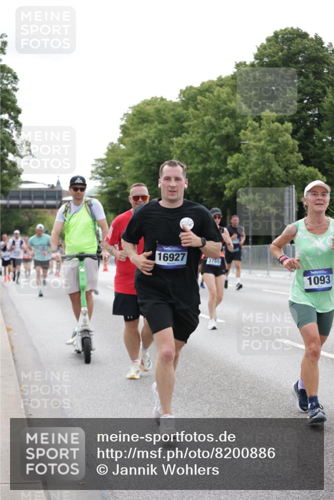 29.06.2025 - hella hamburg halbmarathon Jannik Wohlers http://msf.ph/oto/8200886 29.06.2025 10:25:21 Lombardsbrücke 1305, 1479, 1481, 3343, 3765, 4378, 4797, 5028, 6663, 8881, 9811, 10104, 10219, 11596, 11699, 12074, 12505, 12838, 13653, 14223, 14936, 16289, 16354, 16381, 16927, 17369 meine-sportfotos.de