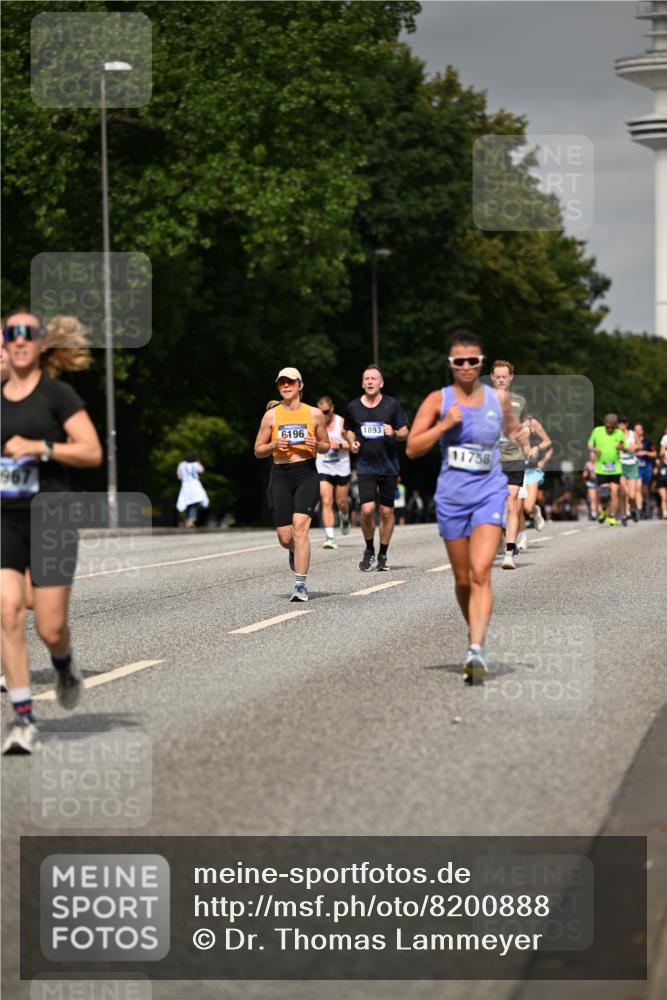 29.06.2025 - hella hamburg halbmarathon Dr. Thomas Lammeyer http://msf.ph/oto/8200888 29.06.2025 10:11:43 Kennedybrücke 1173, 1893, 1993, 2136, 3929, 4262, 5242, 5899, 5926, 6196, 6517, 6518, 6707, 6713, 6715, 6833, 7476, 7503, 7760, 8585, 9967, 10283, 10700 meine-sportfotos.de