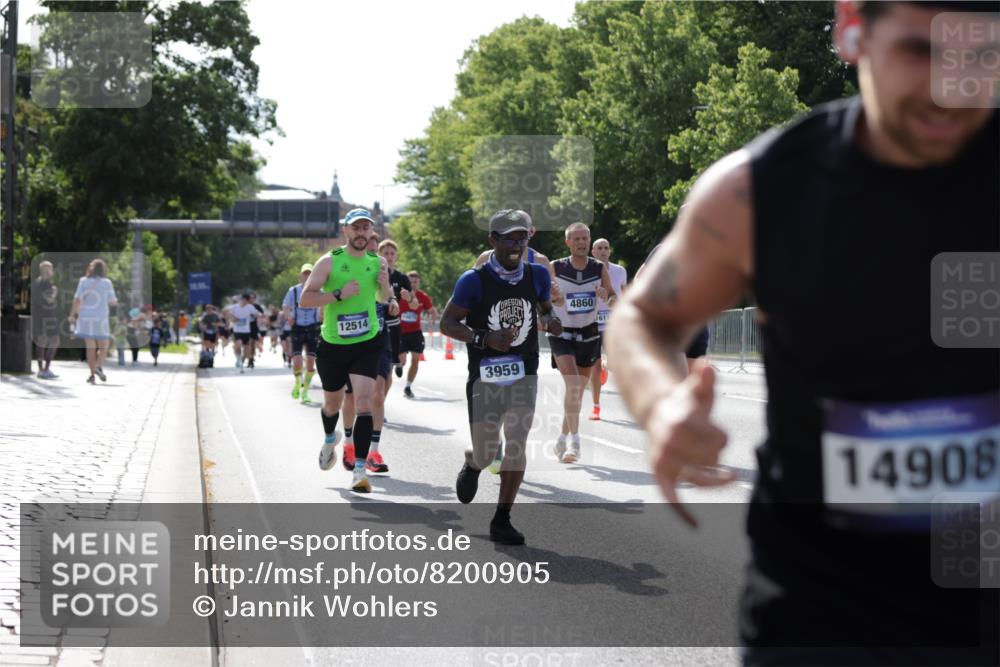 29.06.2025 - hella hamburg halbmarathon Jannik Wohlers http://msf.ph/oto/8200905 29.06.2025 09:47:45 Lombardsbrücke 1385, 1562, 1743, 2714, 2767, 3959, 4602, 4860, 5091, 5315, 6684, 6829, 6990, 8362, 8933, 10384, 10900, 11202, 11227, 11620, 11745, 11929, 12290, 12514, 12865, 13595, 13854, 14387, 14875, 14908, 14934, 15015, 15261, 15415, 15701, 15959, 16119, 16158, 17024, 17217, 18103, 18573, 18584, 18679, 18841 meine-sportfotos.de