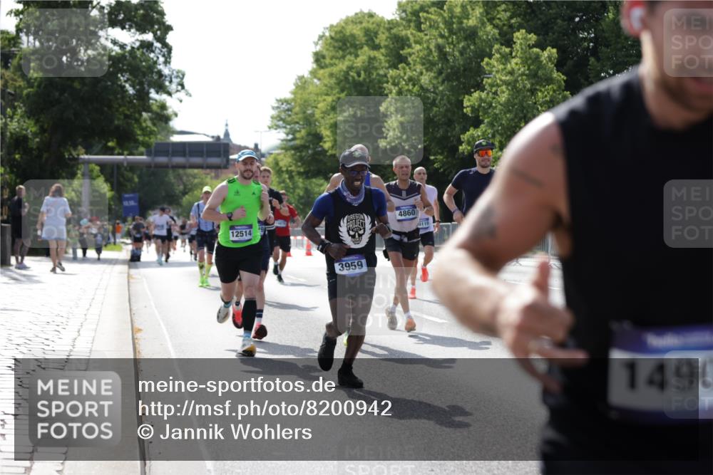 29.06.2025 - hella hamburg halbmarathon Jannik Wohlers http://msf.ph/oto/8200942 29.06.2025 09:47:45 Lombardsbrücke 1385, 1562, 1743, 2714, 2767, 3959, 4602, 4860, 5091, 5315, 6684, 6829, 6990, 8362, 8933, 10384, 10900, 11202, 11227, 11620, 11745, 11929, 12290, 12514, 12865, 13595, 13854, 14387, 14875, 14908, 14934, 15015, 15261, 15415, 15701, 15959, 16119, 16158, 17024, 17217, 18103, 18573, 18584, 18679, 18841 meine-sportfotos.de
