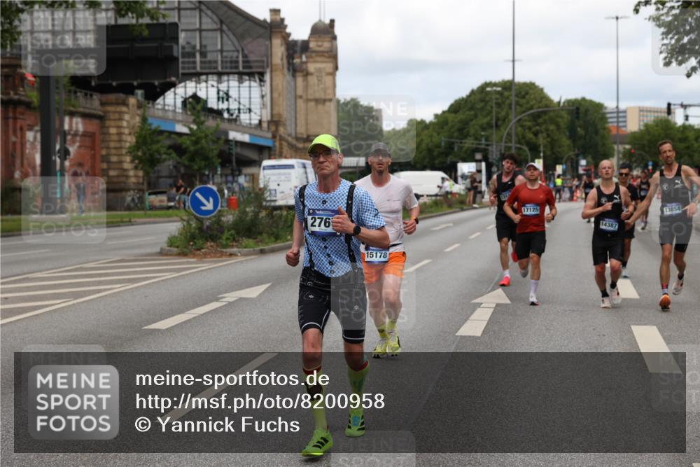 29.06.2025 - hella hamburg halbmarathon Yannick Fuchs http://msf.ph/oto/8200958 29.06.2025 10:32:00 20KM 1290, 2196, 2767, 4860, 4865, 5003, 5042, 5307, 5923, 6047, 6123, 6458, 7310, 9178, 9914, 10190, 10451, 10738, 12739, 12900, 13141, 13372, 13854, 14387, 14459, 14691, 14934, 15178, 15261, 15410, 15939, 16992, 17125, 17137, 17658, 18159, 18216, 18357, 18986 meine-sportfotos.de