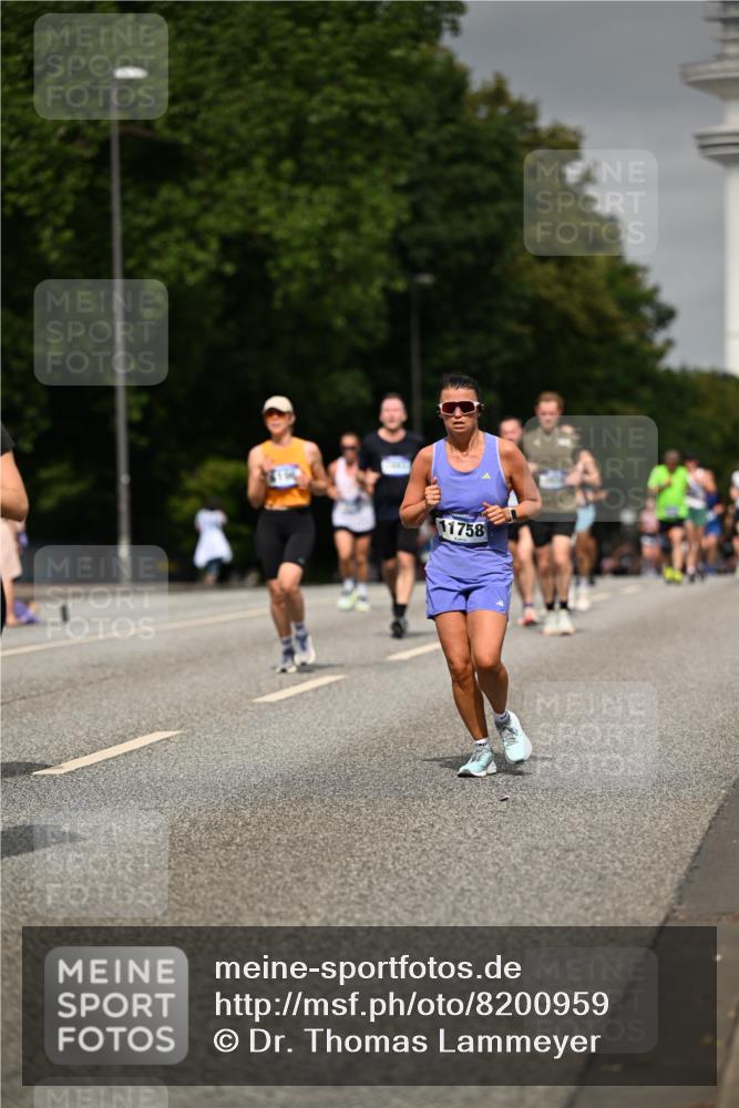 29.06.2025 - hella hamburg halbmarathon Dr. Thomas Lammeyer http://msf.ph/oto/8200959 29.06.2025 10:11:43 Kennedybrücke 1173, 1893, 1993, 2136, 3929, 4262, 5242, 5899, 5926, 6196, 6517, 6518, 6707, 6713, 6715, 6833, 7476, 7503, 7760, 8585, 9967, 10283, 10700 meine-sportfotos.de