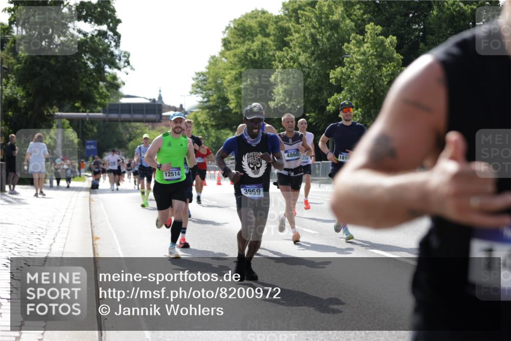 29.06.2025 - hella hamburg halbmarathon Jannik Wohlers http://msf.ph/oto/8200972 29.06.2025 09:47:45 Lombardsbrücke 1385, 1562, 1743, 2714, 2767, 3959, 4602, 4860, 5091, 5315, 6684, 6829, 6990, 8362, 8933, 10384, 10900, 11202, 11227, 11620, 11745, 11929, 12290, 12514, 12865, 13595, 13854, 14387, 14875, 14908, 14934, 15015, 15261, 15415, 15701, 15959, 16119, 16158, 17024, 17217, 18103, 18573, 18584, 18679, 18841 meine-sportfotos.de