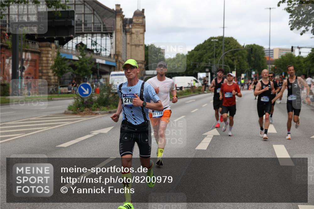 29.06.2025 - hella hamburg halbmarathon Yannick Fuchs http://msf.ph/oto/8200979 29.06.2025 10:32:00 20KM 1290, 2196, 2767, 4860, 4865, 5003, 5042, 5307, 5923, 6047, 6123, 6458, 7310, 9178, 9914, 10190, 10451, 10738, 12739, 12900, 13141, 13372, 13854, 14387, 14459, 14691, 14934, 15178, 15261, 15410, 15939, 16992, 17125, 17137, 17658, 18159, 18216, 18357, 18986 meine-sportfotos.de