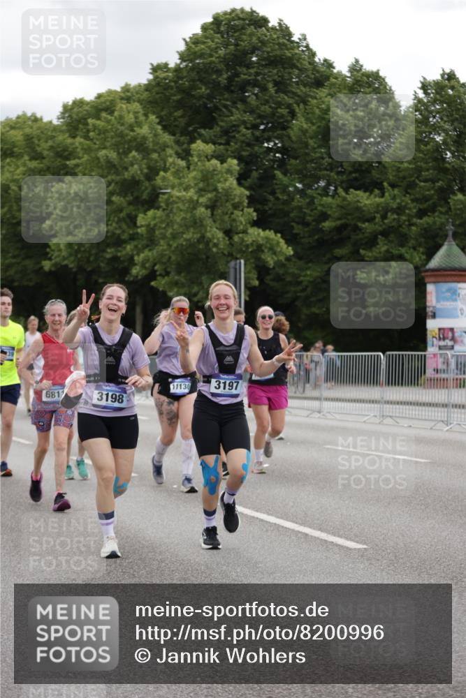 29.06.2025 - hella hamburg halbmarathon Jannik Wohlers http://msf.ph/oto/8200996 29.06.2025 11:15:37 Lombardsbrücke 2393, 3197, 3198, 3903, 3904, 4125, 4686, 5468, 5478, 5711, 5779, 6129, 6385, 6668, 6811, 7319, 7725, 7756, 7923, 8208, 8500, 9189, 9190, 10046, 10439, 10440, 10720, 10721, 11130, 11850, 12030, 12866, 12920, 12955, 13238, 13239, 13263, 13831, 14645, 15295, 15363, 15492, 16193, 16194, 16835, 17887, 18363 meine-sportfotos.de