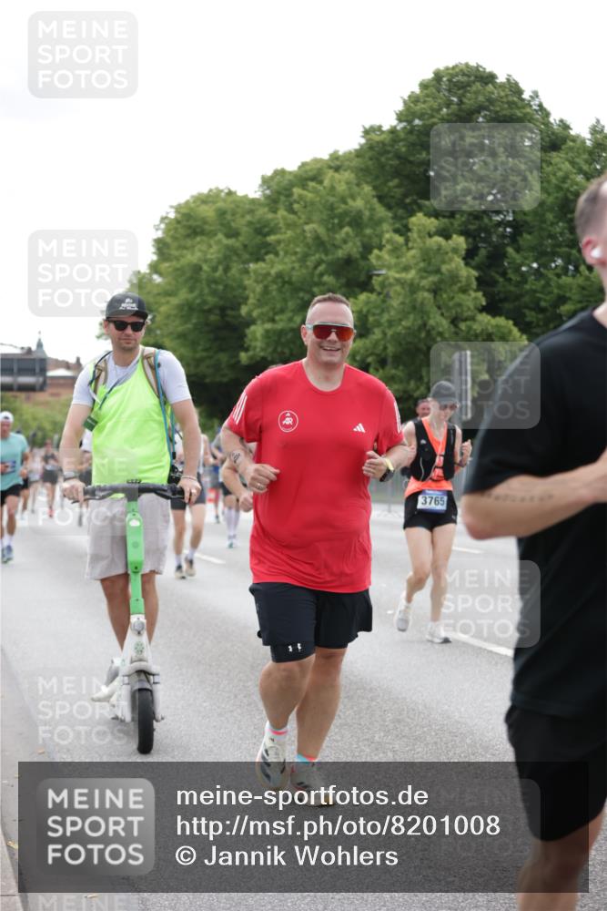 29.06.2025 - hella hamburg halbmarathon Jannik Wohlers http://msf.ph/oto/8201008 29.06.2025 10:25:22 Lombardsbrücke 1305, 1479, 1481, 3343, 3765, 4378, 4797, 5028, 5497, 6663, 8881, 9811, 10104, 10219, 11596, 11699, 11828, 12074, 12505, 12838, 13653, 14223, 14936, 16289, 16354, 16381, 16927, 17369 meine-sportfotos.de