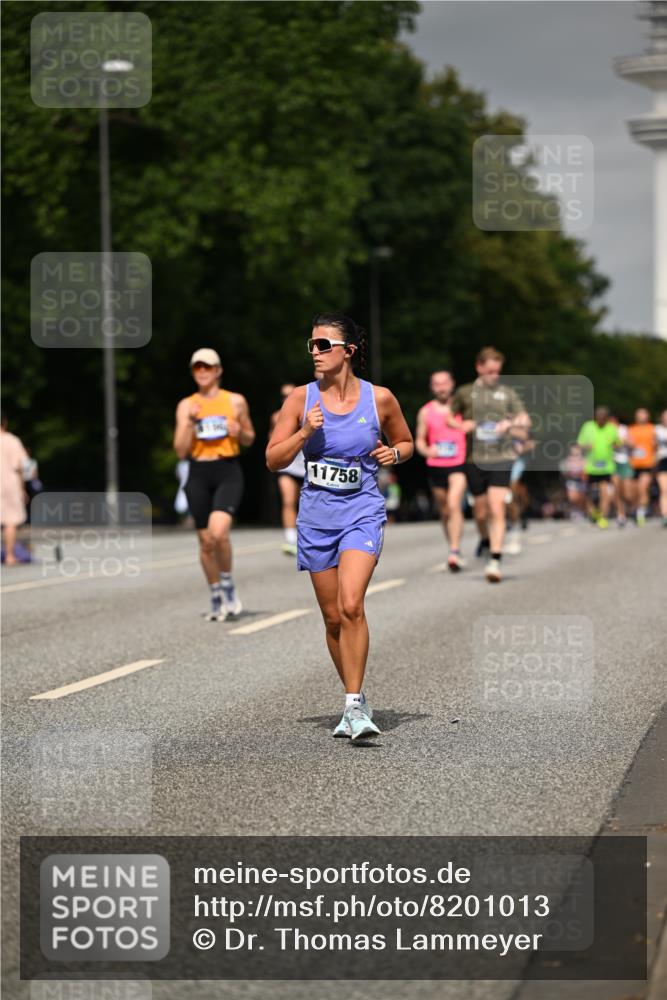 29.06.2025 - hella hamburg halbmarathon Dr. Thomas Lammeyer http://msf.ph/oto/8201013 29.06.2025 10:11:44 Kennedybrücke 1173, 1893, 1993, 2032, 2136, 3328, 3929, 4262, 5242, 5899, 5926, 6196, 6517, 6518, 6707, 6713, 6715, 6833, 7476, 7503, 7760, 8585, 9967, 10283, 10700 meine-sportfotos.de