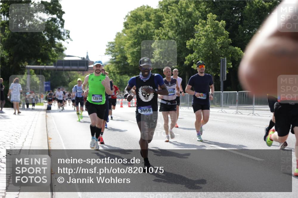 29.06.2025 - hella hamburg halbmarathon Jannik Wohlers http://msf.ph/oto/8201075 29.06.2025 09:47:45 Lombardsbrücke 1385, 1562, 1743, 2714, 2767, 3959, 4602, 4860, 5091, 5315, 6684, 6829, 6990, 8362, 8933, 10384, 10900, 11202, 11227, 11620, 11745, 11929, 12290, 12514, 12865, 13595, 13854, 14387, 14875, 14908, 14934, 15015, 15261, 15415, 15701, 15959, 16119, 16158, 17024, 17217, 18103, 18573, 18584, 18679, 18841 meine-sportfotos.de