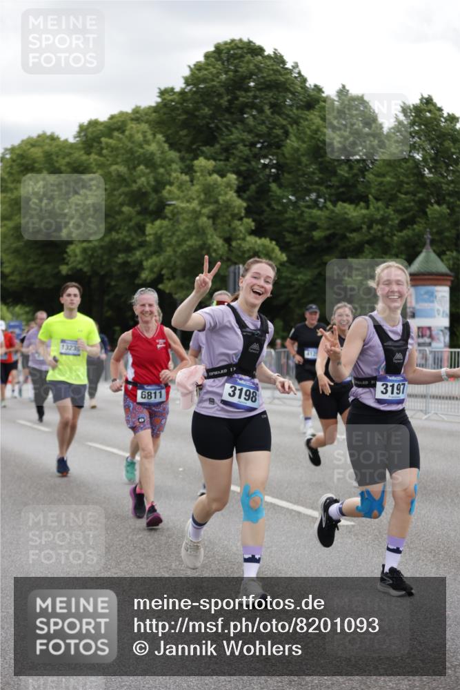 29.06.2025 - hella hamburg halbmarathon Jannik Wohlers http://msf.ph/oto/8201093 29.06.2025 11:15:38 Lombardsbrücke 2393, 3197, 3198, 3903, 3904, 4125, 4686, 5468, 5478, 5710, 5711, 5779, 6129, 6385, 6668, 6811, 7319, 7725, 7756, 7923, 8208, 8500, 9189, 9190, 9284, 10046, 10439, 10440, 10720, 10721, 11130, 11850, 12030, 12866, 12920, 12955, 13238, 13239, 13263, 13831, 14645, 15295, 15363, 15492, 16193, 16194, 16835, 17887 meine-sportfotos.de