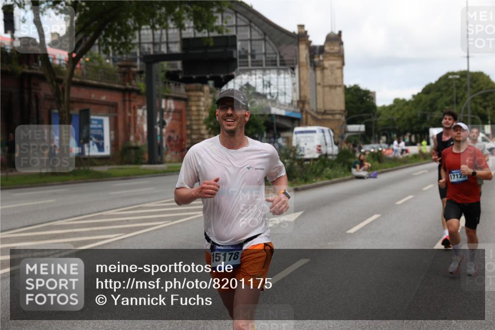 29.06.2025 - hella hamburg halbmarathon Yannick Fuchs http://msf.ph/oto/8201175 29.06.2025 10:32:01 20KM 1290, 2196, 2767, 4860, 4865, 5003, 5042, 5307, 5923, 6047, 6123, 6458, 7310, 9178, 9914, 10190, 10451, 10738, 11423, 12739, 12900, 13141, 13372, 13854, 14387, 14459, 14691, 14934, 15178, 15261, 15410, 15939, 16992, 17125, 17137, 17658, 18159, 18216, 18357, 18986 meine-sportfotos.de