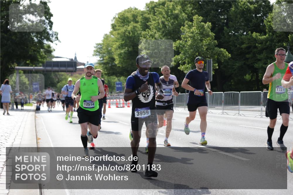 29.06.2025 - hella hamburg halbmarathon Jannik Wohlers http://msf.ph/oto/8201183 29.06.2025 09:47:46 Lombardsbrücke 1385, 1562, 1743, 2714, 2767, 3959, 4602, 4860, 5091, 5315, 6684, 6829, 6990, 8362, 8933, 10900, 11202, 11227, 11620, 11745, 11929, 12290, 12514, 13595, 13854, 14387, 14875, 14908, 14934, 15015, 15261, 15415, 15701, 15959, 16119, 16158, 17024, 17217, 18103, 18573, 18584, 18679, 18841 meine-sportfotos.de