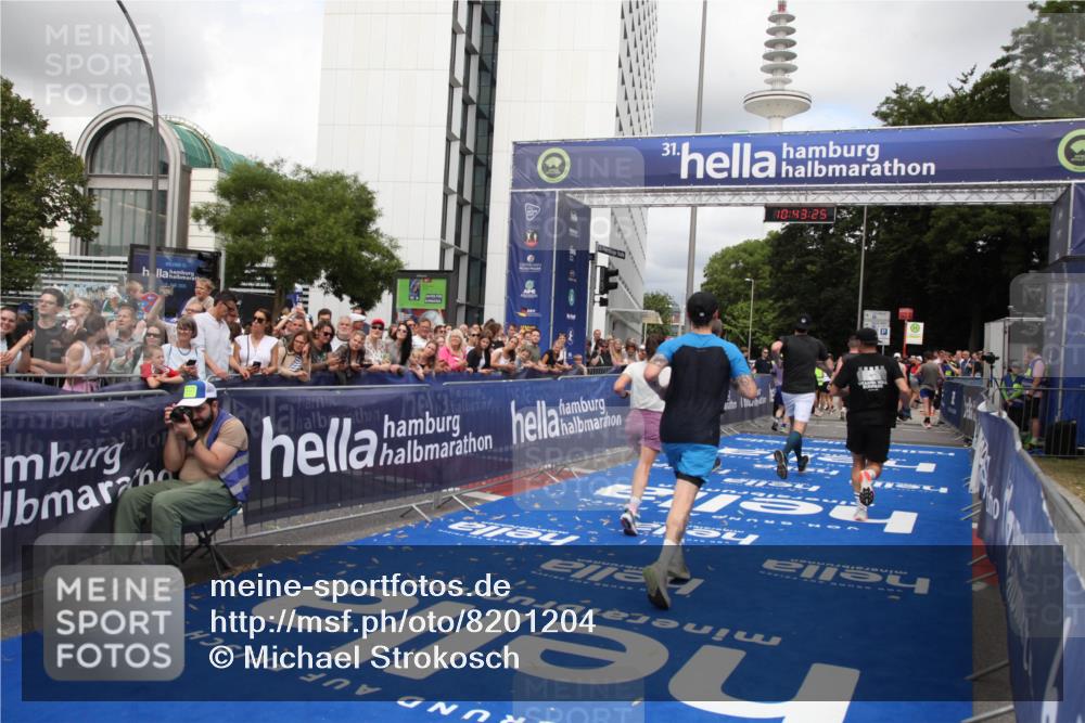 29.06.2025 - hella hamburg halbmarathon Michael Strokosch http://msf.ph/oto/8201204 29.06.2025 10:43:24 Ziel 2653, 3109, 3124, 3146, 10099, 13348, 15921, 16314, 16720, 16997, 18274, 18987, 19009 meine-sportfotos.de