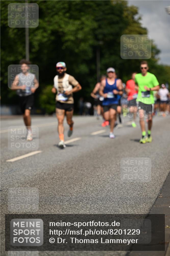 29.06.2025 - hella hamburg halbmarathon Dr. Thomas Lammeyer http://msf.ph/oto/8201229 29.06.2025 09:48:17 Kennedybrücke 1758, 2746, 3201, 5070, 5269, 5367, 6619, 6781, 7272, 8209, 8473, 9137, 9381, 10156, 10171, 10486, 10848, 11169 meine-sportfotos.de
