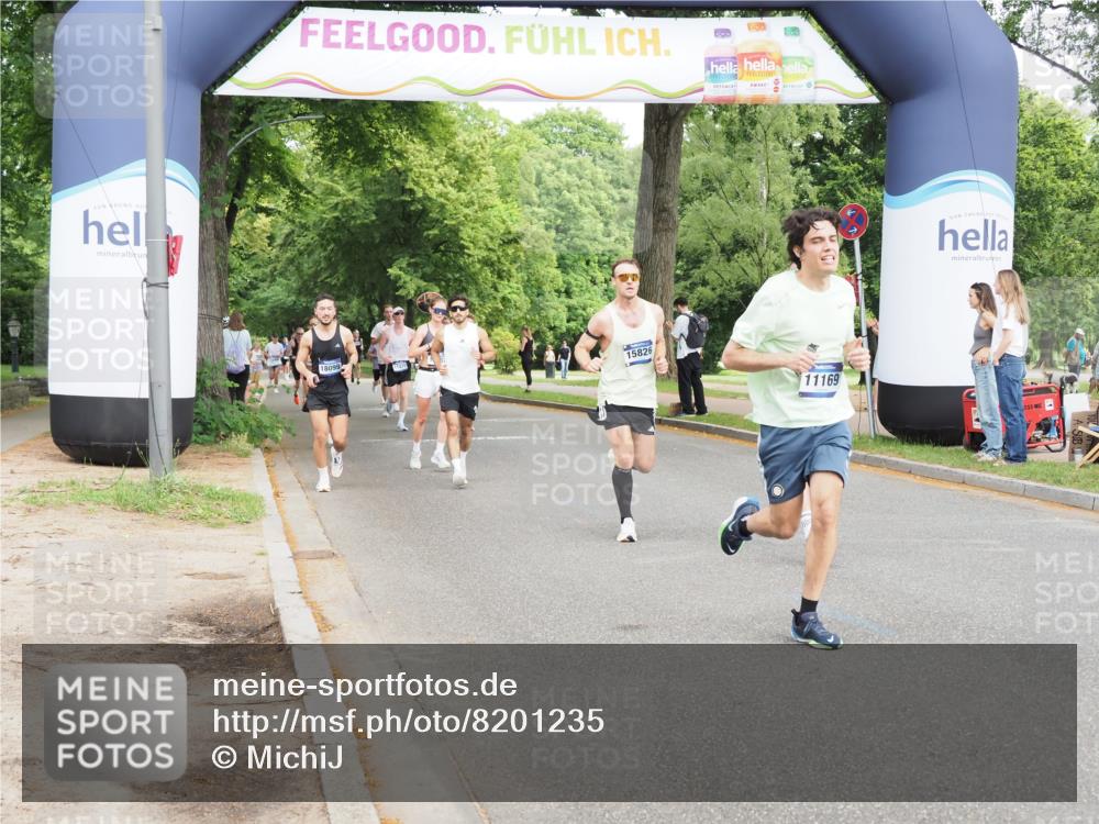 29.06.2025 - hella hamburg halbmarathon MichiJ http://msf.ph/oto/8201235 29.06.2025 10:21:34 Zwischen KM18-KM19 1686, 5070, 7965, 8883, 10484, 11169, 11199, 14293, 15054, 15826, 16505, 18099 meine-sportfotos.de