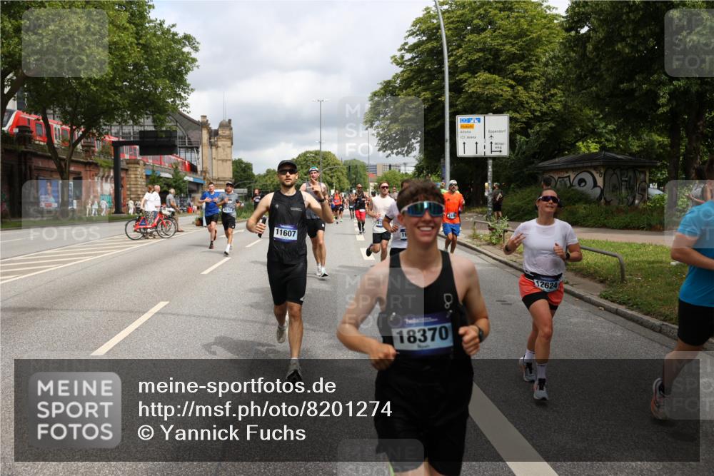 29.06.2025 - hella hamburg halbmarathon Yannick Fuchs http://msf.ph/oto/8201274 29.06.2025 10:44:44 20KM 1119, 1399, 1461, 1466, 1507, 1630, 1750, 1817, 2207, 3654, 4077, 4127, 4346, 5018, 5115, 6027, 6662, 6712, 6795, 7052, 7134, 7176, 7397, 7583, 7930, 7932, 8117, 8572, 8704, 8819, 9057, 10371, 11356, 11455, 11607, 12624, 13008, 13687, 13701, 13875, 14034, 14257, 14626, 15362, 15395, 15803, 15950, 16716, 16806, 17179, 17221, 17247, 17384, 18006, 18066, 18370, 18394, 18489, 18657, 18658, 18811 meine-sportfotos.de