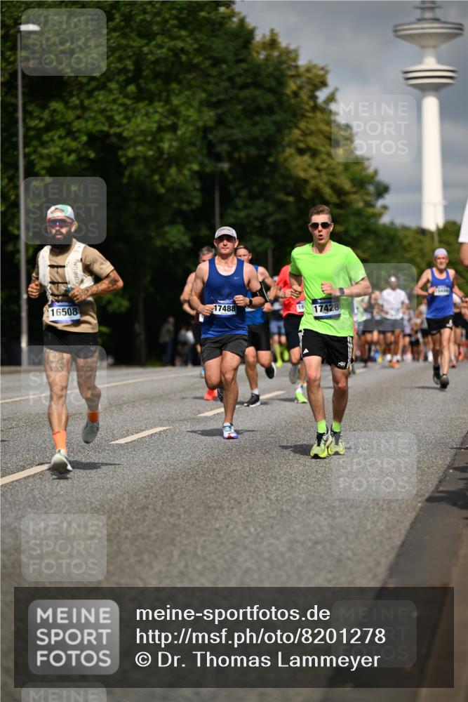 29.06.2025 - hella hamburg halbmarathon Dr. Thomas Lammeyer http://msf.ph/oto/8201278 29.06.2025 09:48:18 Kennedybrücke 1758, 2746, 3043, 3201, 5070, 5269, 5367, 5746, 6619, 6781, 7272, 8209, 8473, 9137, 9381, 10156, 10171, 10486, 10848, 11169 meine-sportfotos.de