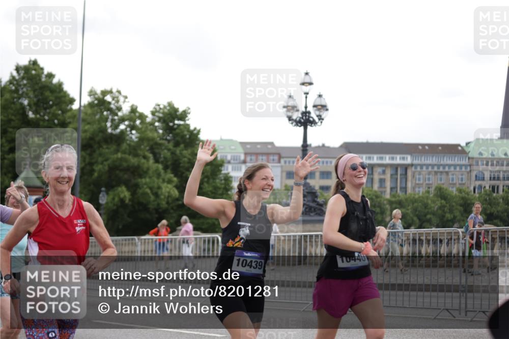 29.06.2025 - hella hamburg halbmarathon Jannik Wohlers http://msf.ph/oto/8201281 29.06.2025 11:15:40 Lombardsbrücke 2301, 2393, 3197, 3198, 4005, 4125, 4686, 5468, 5478, 5710, 5711, 5779, 6129, 6385, 6668, 6811, 7318, 7319, 7725, 7756, 7923, 8208, 8500, 9189, 9190, 9284, 10046, 10439, 10440, 10720, 10721, 11130, 11850, 12030, 12866, 12920, 12955, 13238, 13239, 13263, 13831, 14645, 15295, 15363, 15492, 16193, 16194, 16835, 17887 meine-sportfotos.de