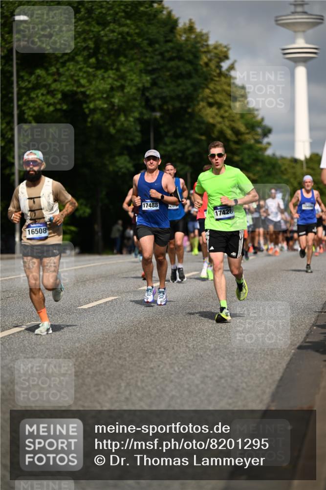 29.06.2025 - hella hamburg halbmarathon Dr. Thomas Lammeyer http://msf.ph/oto/8201295 29.06.2025 09:48:18 Kennedybrücke 1758, 2746, 3043, 3201, 5070, 5269, 5367, 5746, 6619, 6781, 7272, 8209, 8473, 9137, 9381, 10156, 10171, 10486, 10848, 11169 meine-sportfotos.de