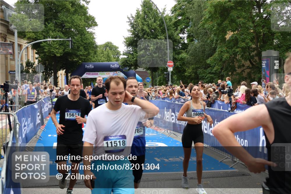 29.06.2025 - hella hamburg halbmarathon Zöllner http://msf.ph/oto/8201304 29.06.2025 10:47:30 Ziel 51, 1012, 1592, 2274, 2839, 2869, 2953, 3304, 5532, 5650, 8693, 8852, 9305, 10423, 11021, 11077, 11491, 12870, 15350, 15923, 16089, 16819, 17846, 17905, 18758, 18974 meine-sportfotos.de