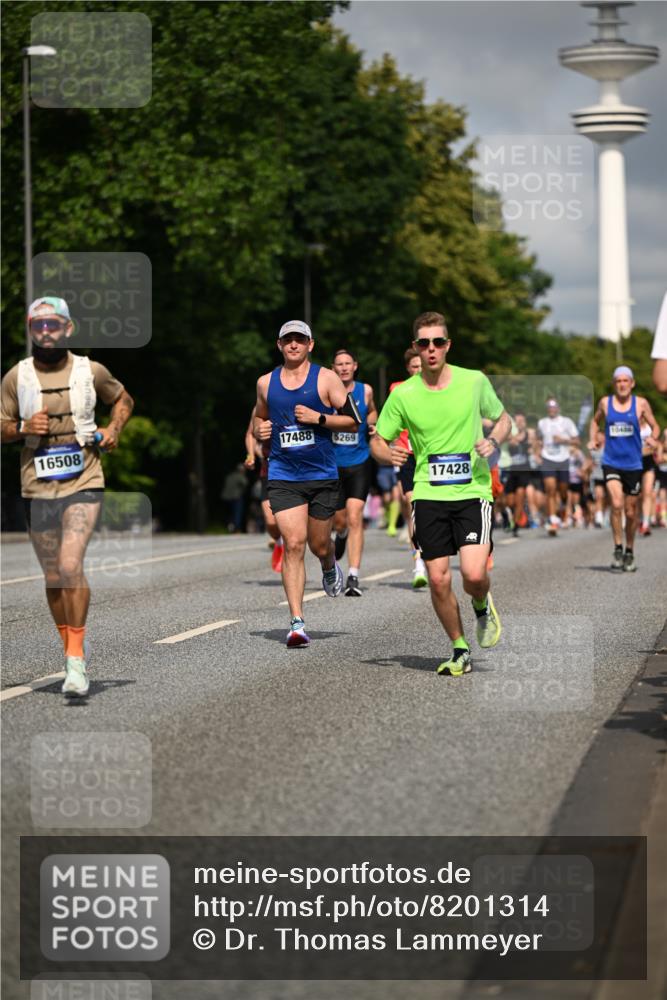 29.06.2025 - hella hamburg halbmarathon Dr. Thomas Lammeyer http://msf.ph/oto/8201314 29.06.2025 09:48:18 Kennedybrücke 1758, 2746, 3043, 3201, 5070, 5269, 5367, 5746, 6619, 6781, 7272, 8209, 8473, 9137, 9381, 10156, 10171, 10486, 10848, 11169 meine-sportfotos.de