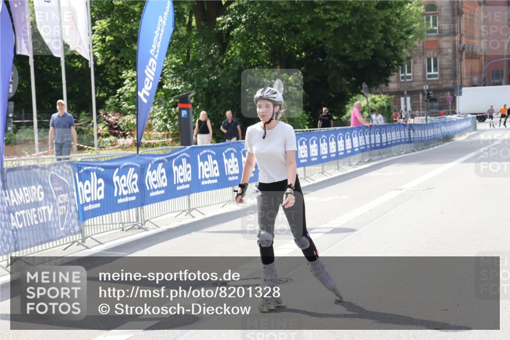 29.06.2025 - hella hamburg halbmarathon Strokosch-Dieckow http://msf.ph/oto/8201328 29.06.2025 09:51:01 Ziel 20262 meine-sportfotos.de