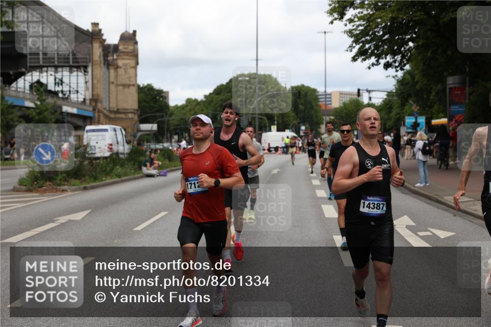 29.06.2025 - hella hamburg halbmarathon Yannick Fuchs http://msf.ph/oto/8201334 29.06.2025 10:32:02 20KM 1290, 2196, 2767, 4860, 5003, 5042, 5307, 5923, 6047, 6123, 6458, 7310, 9178, 9914, 10190, 10451, 11423, 12739, 12900, 13141, 13372, 13854, 14387, 14459, 14691, 14934, 15178, 15261, 15410, 15939, 16992, 17125, 17137, 18103, 18159, 18216, 18357, 18986 meine-sportfotos.de
