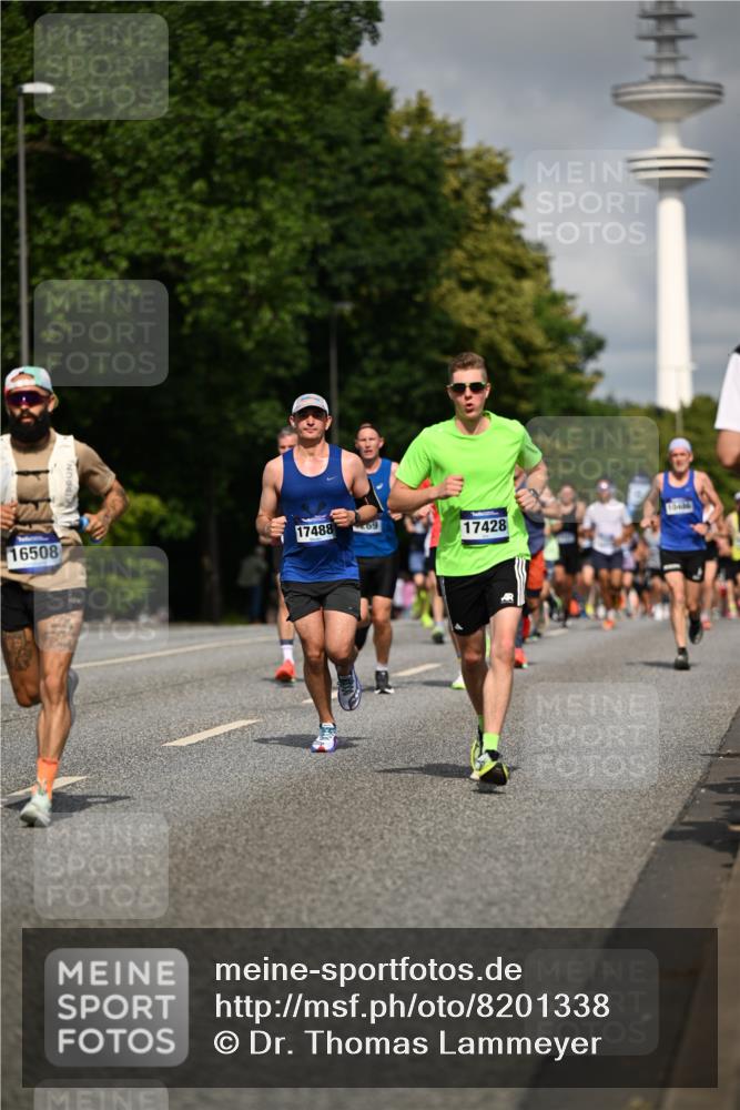 29.06.2025 - hella hamburg halbmarathon Dr. Thomas Lammeyer http://msf.ph/oto/8201338 29.06.2025 09:48:18 Kennedybrücke 1758, 2746, 3043, 3201, 5070, 5269, 5367, 5746, 6619, 6781, 7272, 8209, 8473, 9137, 9381, 10156, 10171, 10486, 10848, 11169 meine-sportfotos.de