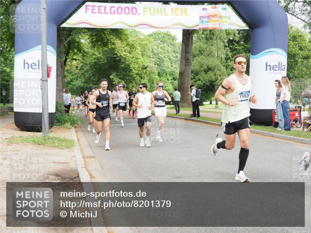 29.06.2025 - hella hamburg halbmarathon MichiJ http://msf.ph/oto/8201379 29.06.2025 10:21:35 Zwischen KM18-KM19 1686, 5070, 7965, 8883, 10484, 11169, 11199, 14293, 15054, 15826, 16505, 18099 meine-sportfotos.de