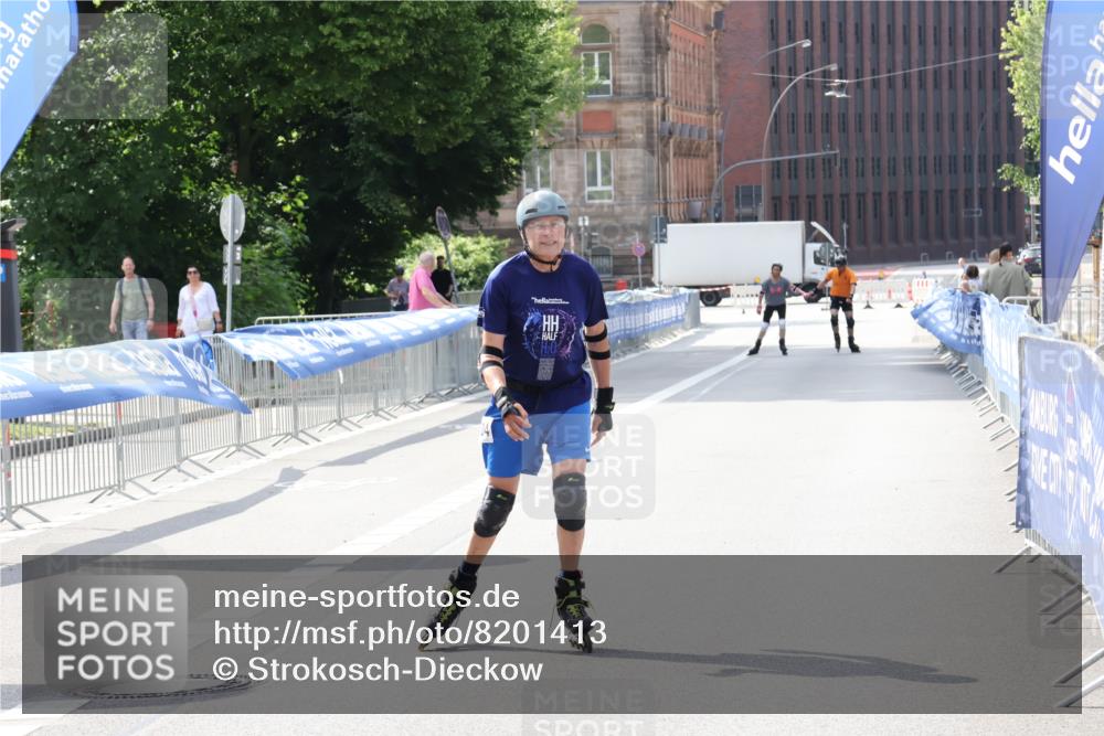 29.06.2025 - hella hamburg halbmarathon Strokosch-Dieckow http://msf.ph/oto/8201413 29.06.2025 09:51:17 Ziel 20204 meine-sportfotos.de