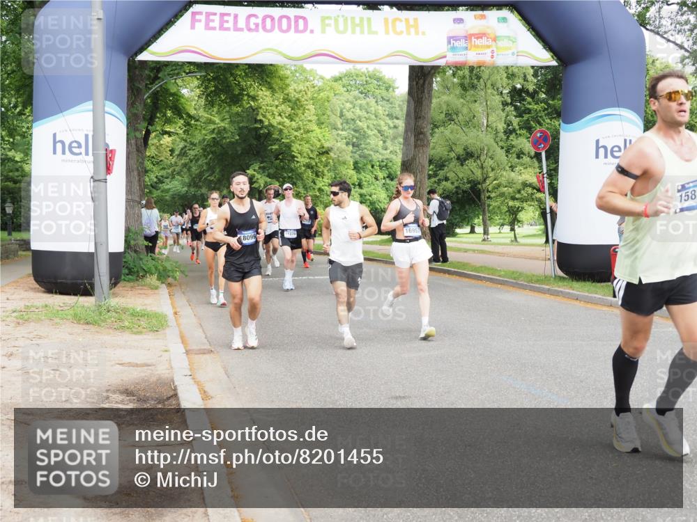 29.06.2025 - hella hamburg halbmarathon MichiJ http://msf.ph/oto/8201455 29.06.2025 10:21:36 Zwischen KM18-KM19 1686, 5070, 7965, 8883, 10484, 11169, 11199, 14293, 15826, 16505, 18099 meine-sportfotos.de