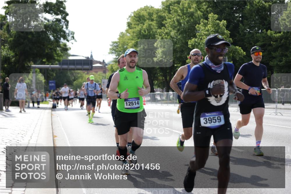 29.06.2025 - hella hamburg halbmarathon Jannik Wohlers http://msf.ph/oto/8201456 29.06.2025 09:47:46 Lombardsbrücke 1385, 1562, 1743, 2714, 2767, 3959, 4602, 4860, 5091, 5315, 6684, 6829, 6990, 8362, 8933, 10900, 11202, 11227, 11620, 11745, 11929, 12290, 12514, 13595, 13854, 14387, 14875, 14908, 14934, 15015, 15261, 15415, 15701, 15959, 16119, 16158, 17024, 17217, 18103, 18573, 18584, 18679, 18841 meine-sportfotos.de