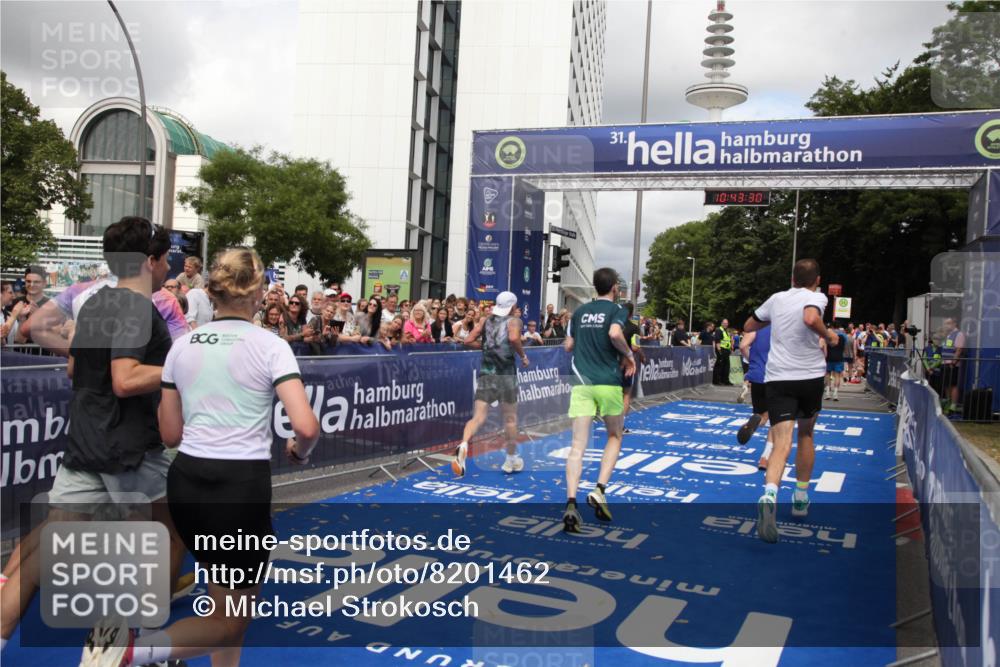 29.06.2025 - hella hamburg halbmarathon Michael Strokosch http://msf.ph/oto/8201462 29.06.2025 10:43:29 Ziel 2653, 3146, 3928, 5436, 5506, 8664, 9931, 10237, 13348, 15921, 16720, 17391, 18274, 18942, 18987, 19009, 19051 meine-sportfotos.de