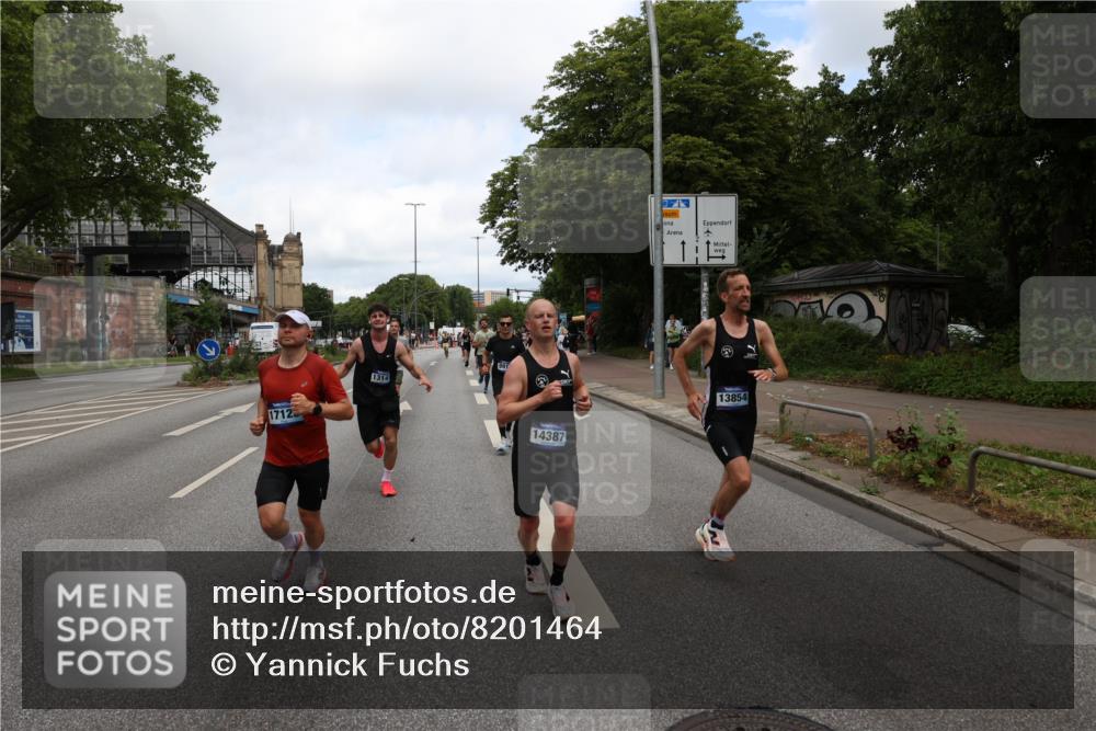 29.06.2025 - hella hamburg halbmarathon Yannick Fuchs http://msf.ph/oto/8201464 29.06.2025 10:32:03 20KM 1290, 2196, 2404, 2767, 3790, 4860, 5042, 5307, 5923, 6047, 6123, 6458, 7310, 9178, 9914, 10190, 10451, 11423, 12739, 12900, 13141, 13372, 13854, 14387, 14459, 14691, 14934, 15178, 15410, 15939, 16992, 17125, 17137, 18103, 18159, 18216, 18357, 18986 meine-sportfotos.de