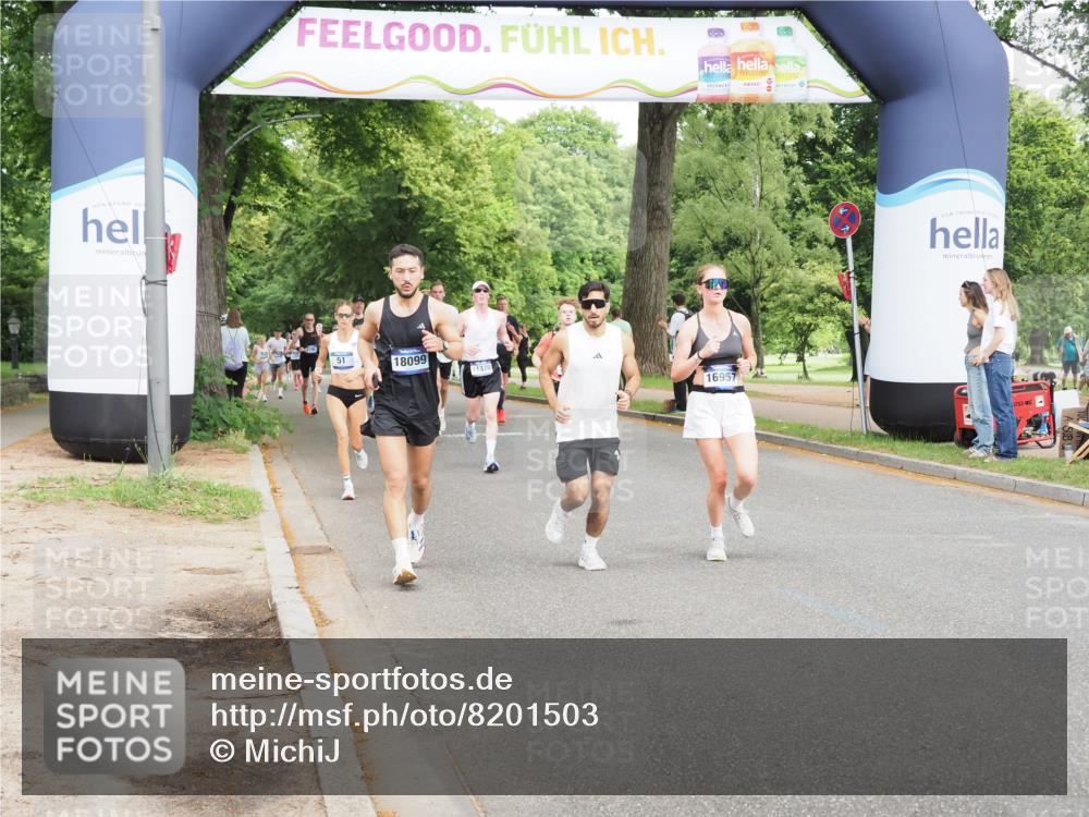 29.06.2025 - hella hamburg halbmarathon MichiJ http://msf.ph/oto/8201503 29.06.2025 10:21:36 Zwischen KM18-KM19 1686, 5070, 7965, 8883, 10484, 11169, 11199, 14293, 15826, 16505, 18099 meine-sportfotos.de