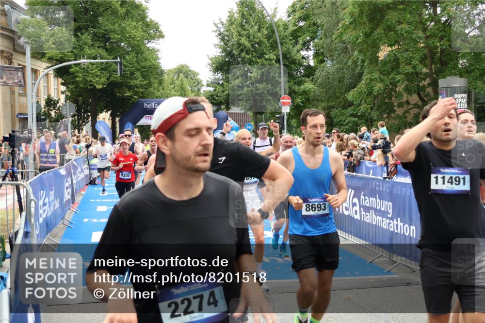 29.06.2025 - hella hamburg halbmarathon Zöllner http://msf.ph/oto/8201518 29.06.2025 10:47:33 Ziel 51, 1012, 1070, 1592, 1696, 2284, 2839, 2869, 2953, 3304, 5532, 5650, 5889, 8023, 8234, 8693, 8852, 8927, 9305, 11021, 12870, 13223, 13303, 15350, 15479, 15923, 16819, 17846, 17905, 18758, 18974 meine-sportfotos.de