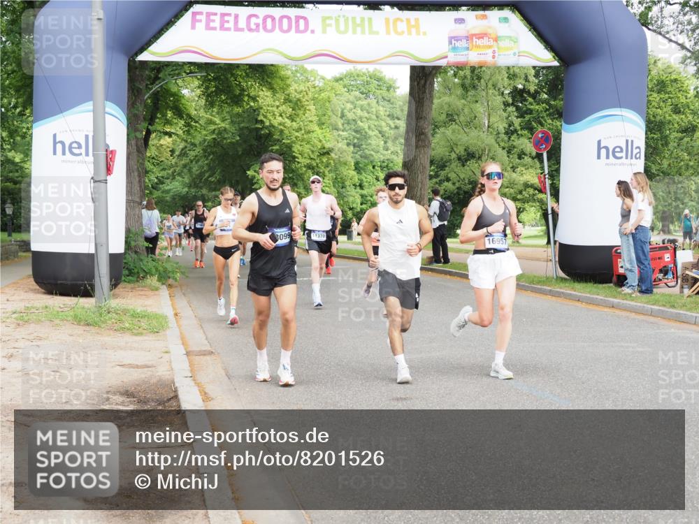 29.06.2025 - hella hamburg halbmarathon MichiJ http://msf.ph/oto/8201526 29.06.2025 10:21:37 Zwischen KM18-KM19 1686, 5070, 7793, 7965, 8883, 10484, 11169, 11370, 14293, 15826, 16505, 16957, 18099 meine-sportfotos.de