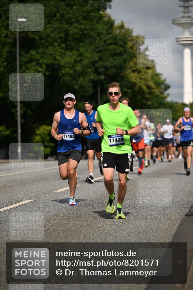 29.06.2025 - hella hamburg halbmarathon Dr. Thomas Lammeyer http://msf.ph/oto/8201571 29.06.2025 09:48:19 Kennedybrücke 1758, 2746, 3043, 3201, 5070, 5269, 5328, 5367, 5746, 6619, 6781, 7272, 8209, 9137, 9381, 10156, 10171, 10486, 10848, 11169 meine-sportfotos.de