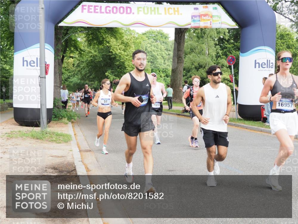 29.06.2025 - hella hamburg halbmarathon MichiJ http://msf.ph/oto/8201582 29.06.2025 10:21:38 Zwischen KM18-KM19 51, 1686, 7793, 7965, 8883, 10484, 11169, 11370, 14293, 15826, 16505, 16957, 18099 meine-sportfotos.de