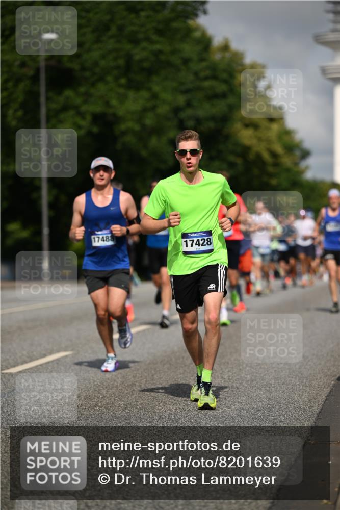 29.06.2025 - hella hamburg halbmarathon Dr. Thomas Lammeyer http://msf.ph/oto/8201639 29.06.2025 09:48:20 Kennedybrücke 1758, 2746, 3043, 3201, 5070, 5269, 5328, 5746, 6619, 6781, 7272, 8209, 9137, 9381, 10156, 10171, 10486, 11169 meine-sportfotos.de