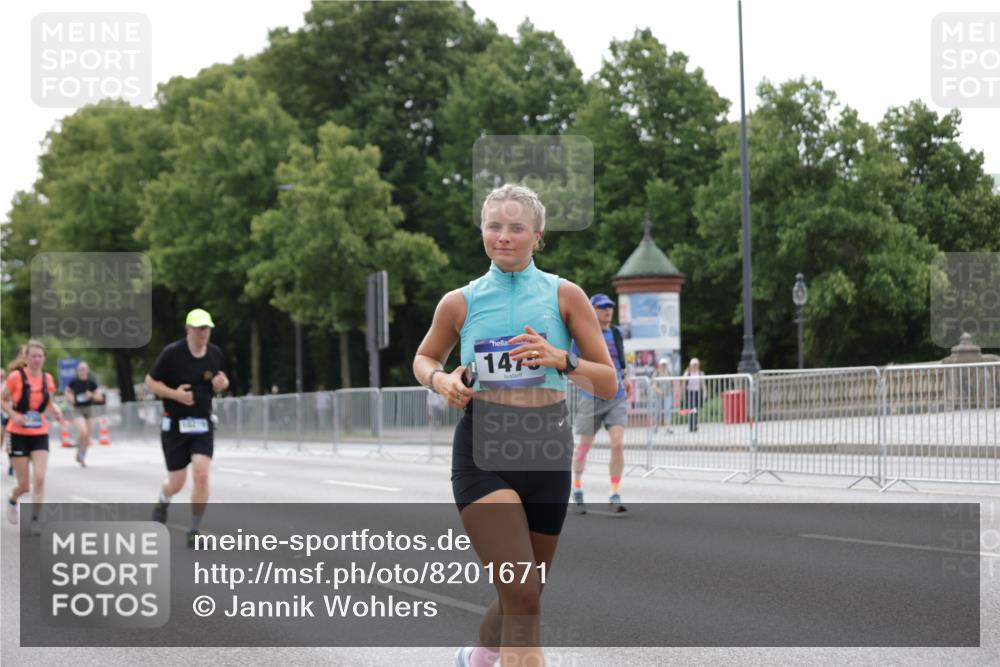 29.06.2025 - hella hamburg halbmarathon Jannik Wohlers http://msf.ph/oto/8201671 29.06.2025 10:25:29 Lombardsbrücke 1305, 1479, 1481, 3765, 4378, 4797, 5497, 6663, 8881, 10104, 10219, 11139, 11596, 11699, 11828, 11859, 12074, 12505, 12838, 12945, 12946, 14179, 14223, 16289, 16354, 16381, 16927, 17369, 19144 meine-sportfotos.de