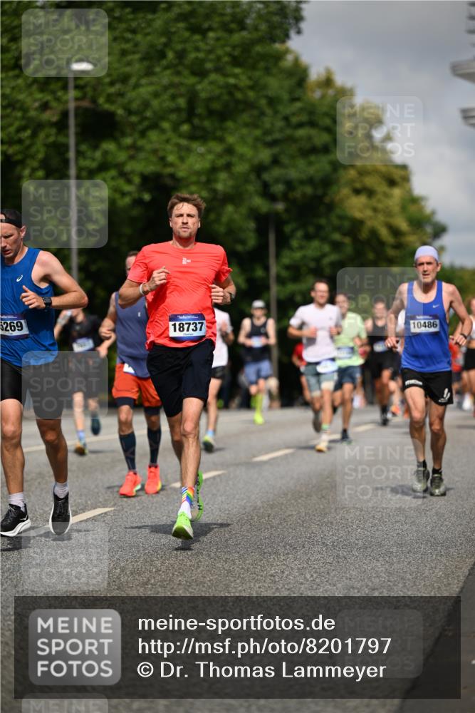 29.06.2025 - hella hamburg halbmarathon Dr. Thomas Lammeyer http://msf.ph/oto/8201797 29.06.2025 09:48:22 Kennedybrücke 1758, 2746, 3043, 3201, 5070, 5269, 5328, 5746, 6619, 6781, 7272, 8209, 8883, 9137, 9381, 10156, 10171, 10486, 11169, 11413 meine-sportfotos.de
