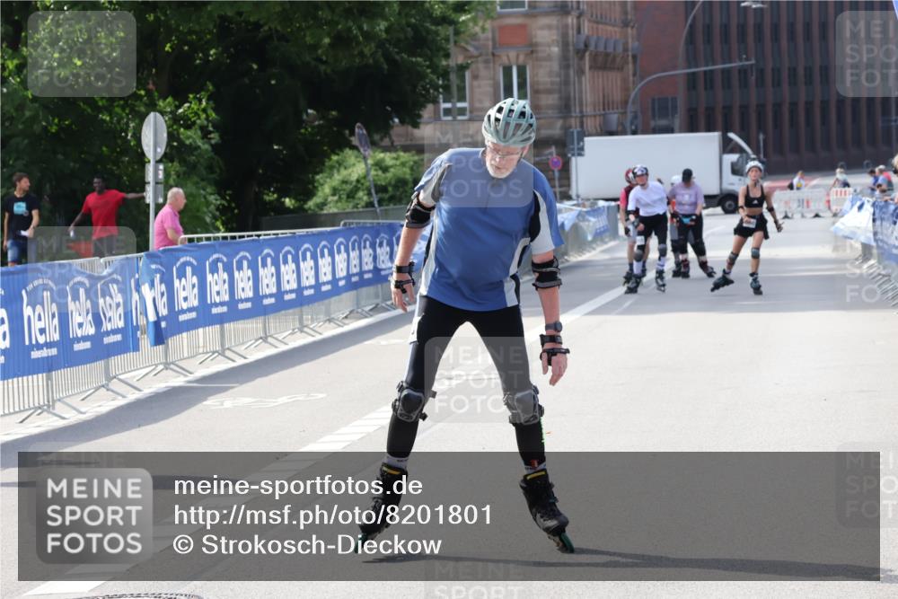 29.06.2025 - hella hamburg halbmarathon Strokosch-Dieckow http://msf.ph/oto/8201801 29.06.2025 09:52:18 Ziel 20175 meine-sportfotos.de